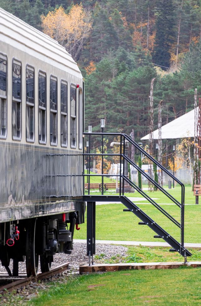 How Railcar Loading Platforms Improve Safety and Efficiency